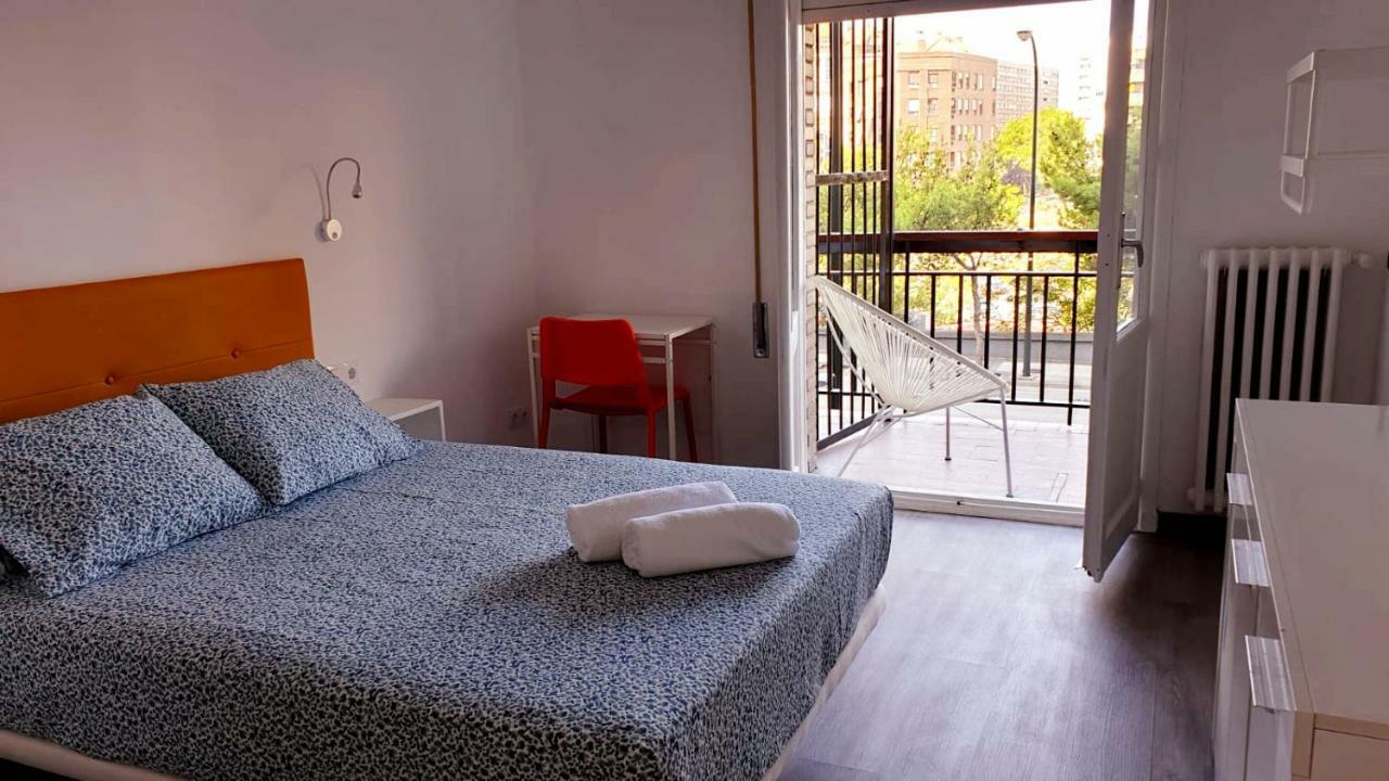 Pension La Estrella سرقسطة المظهر الخارجي الصورة